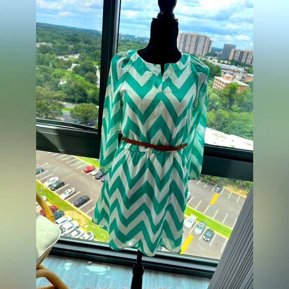 My Michelle Chevron Pattern Dress Size S/M - Picture 1 of 12
